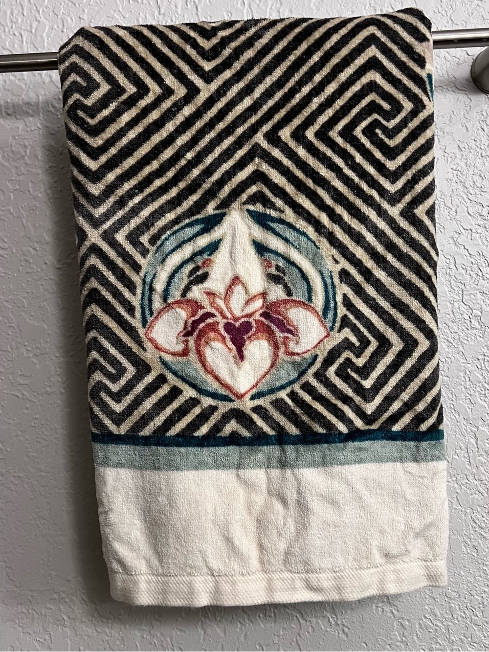 Vintage Martex Geometric Floral Bath Towel 24x48